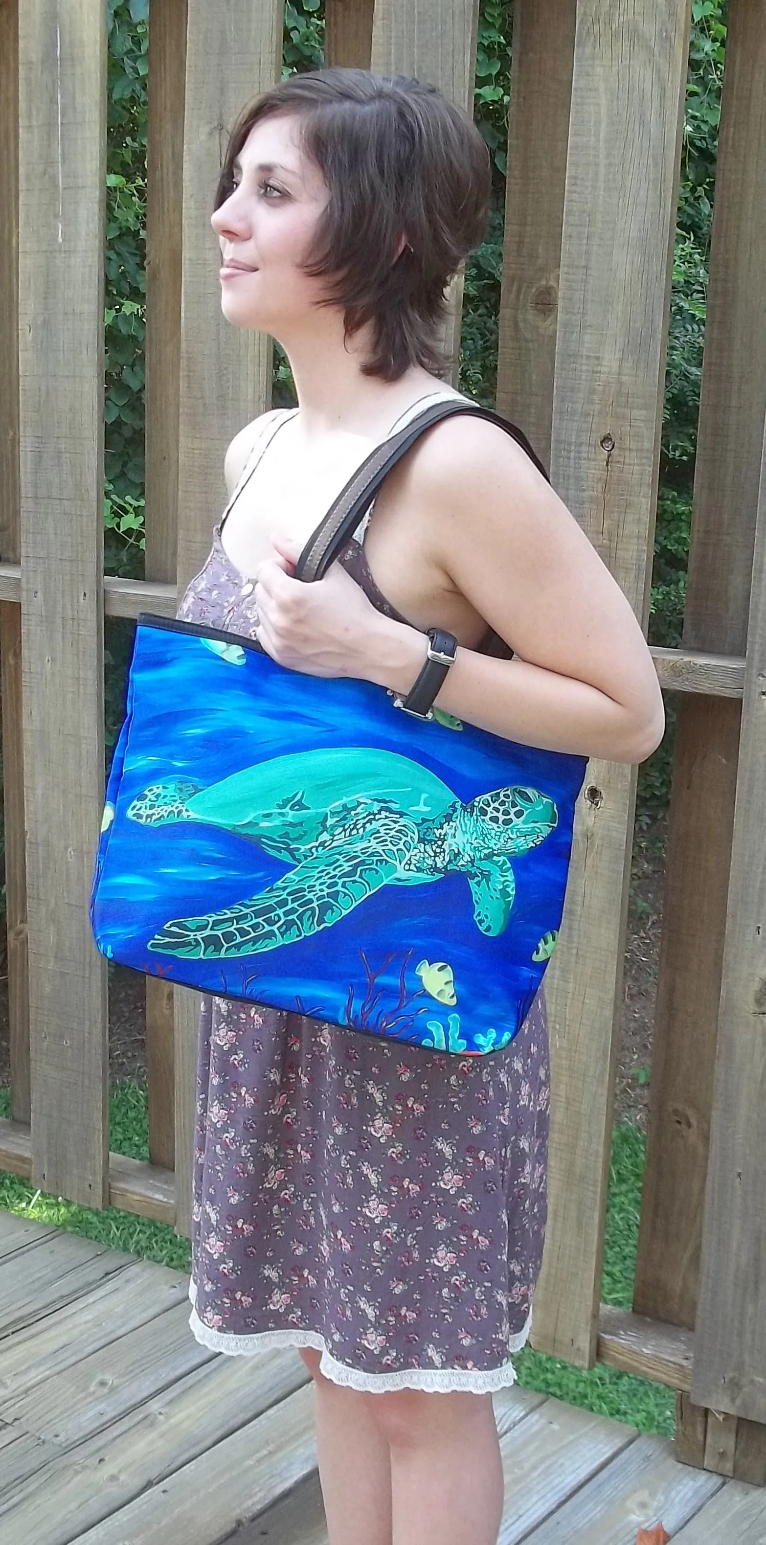 Dolphin Purrfect Tote - The Kiss