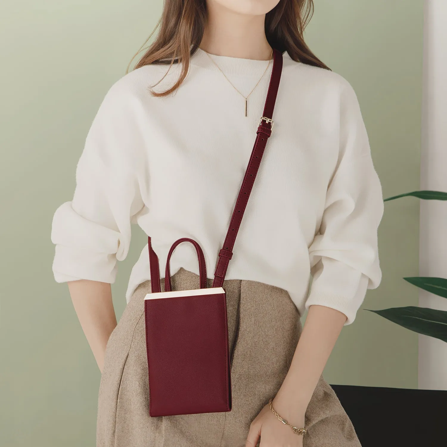 Estee Phone Bag - Maroon