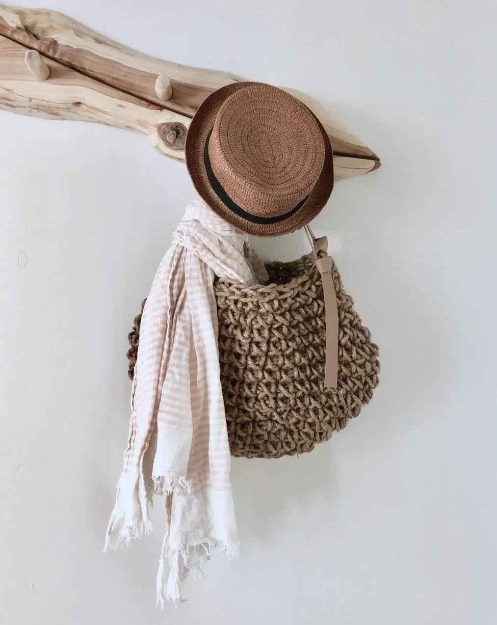 Handmade Natural Fibre Vegan Minimalist Carry Bag II