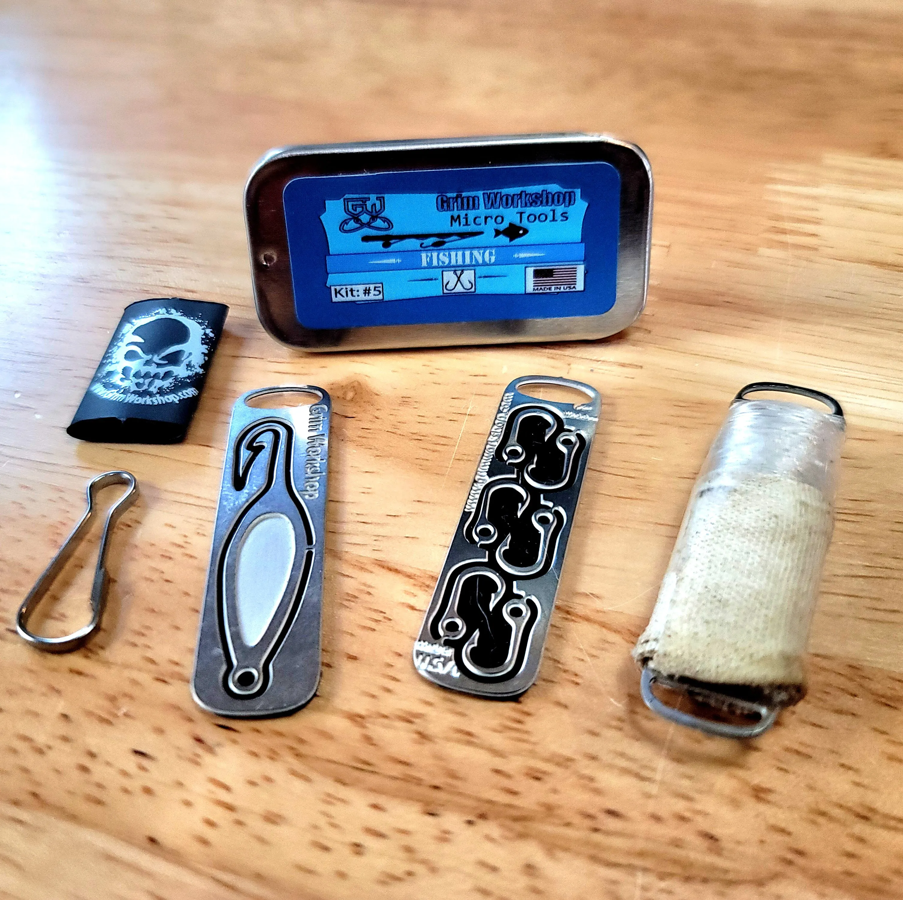 Micro Fishing Kit : Micro Size Emergency Fishing Kit