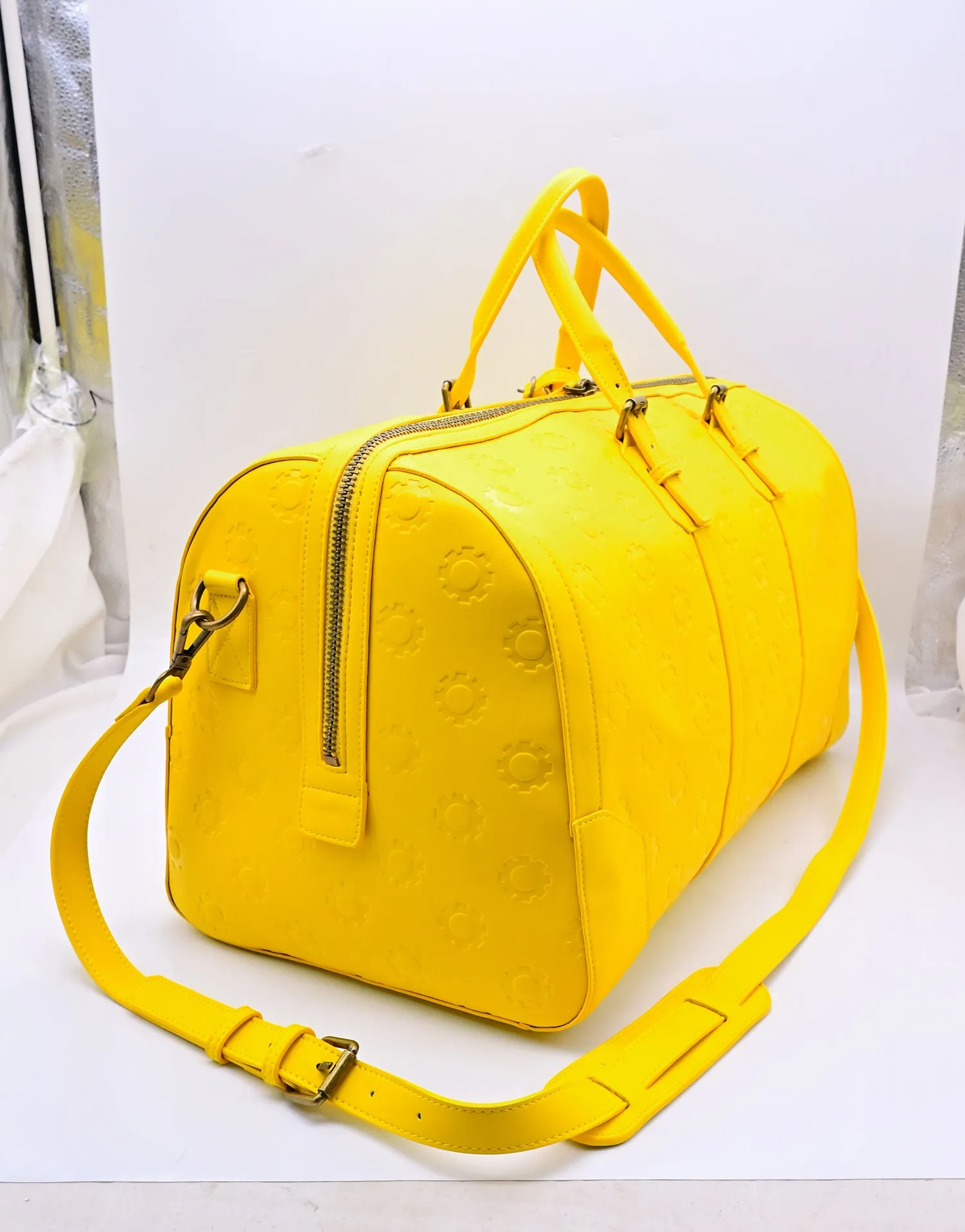 "Travel Gear" Duffle Bag (LEMON DROP)