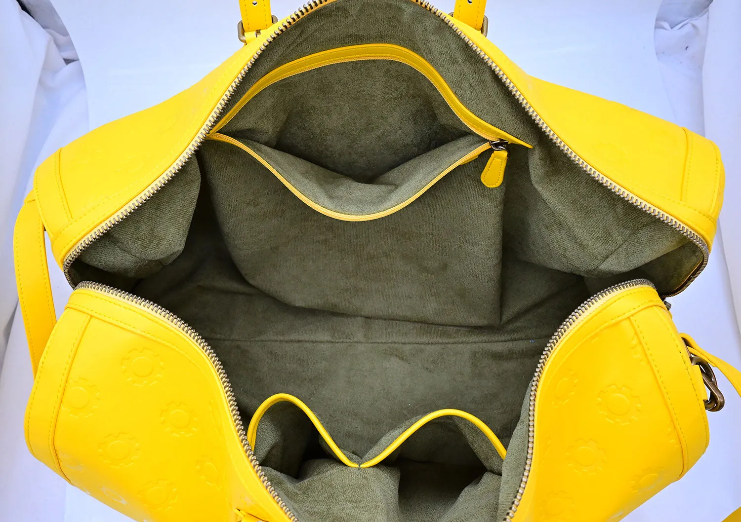 "Travel Gear" Duffle Bag (LEMON DROP)