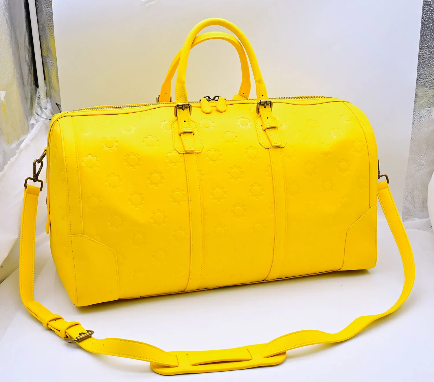 "Travel Gear" Duffle Bag (LEMON DROP)