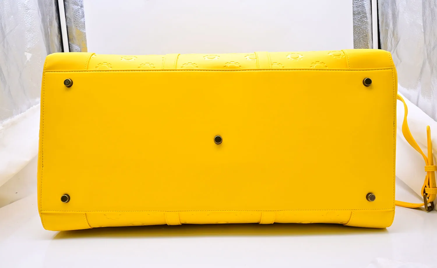 "Travel Gear" Duffle Bag (LEMON DROP)