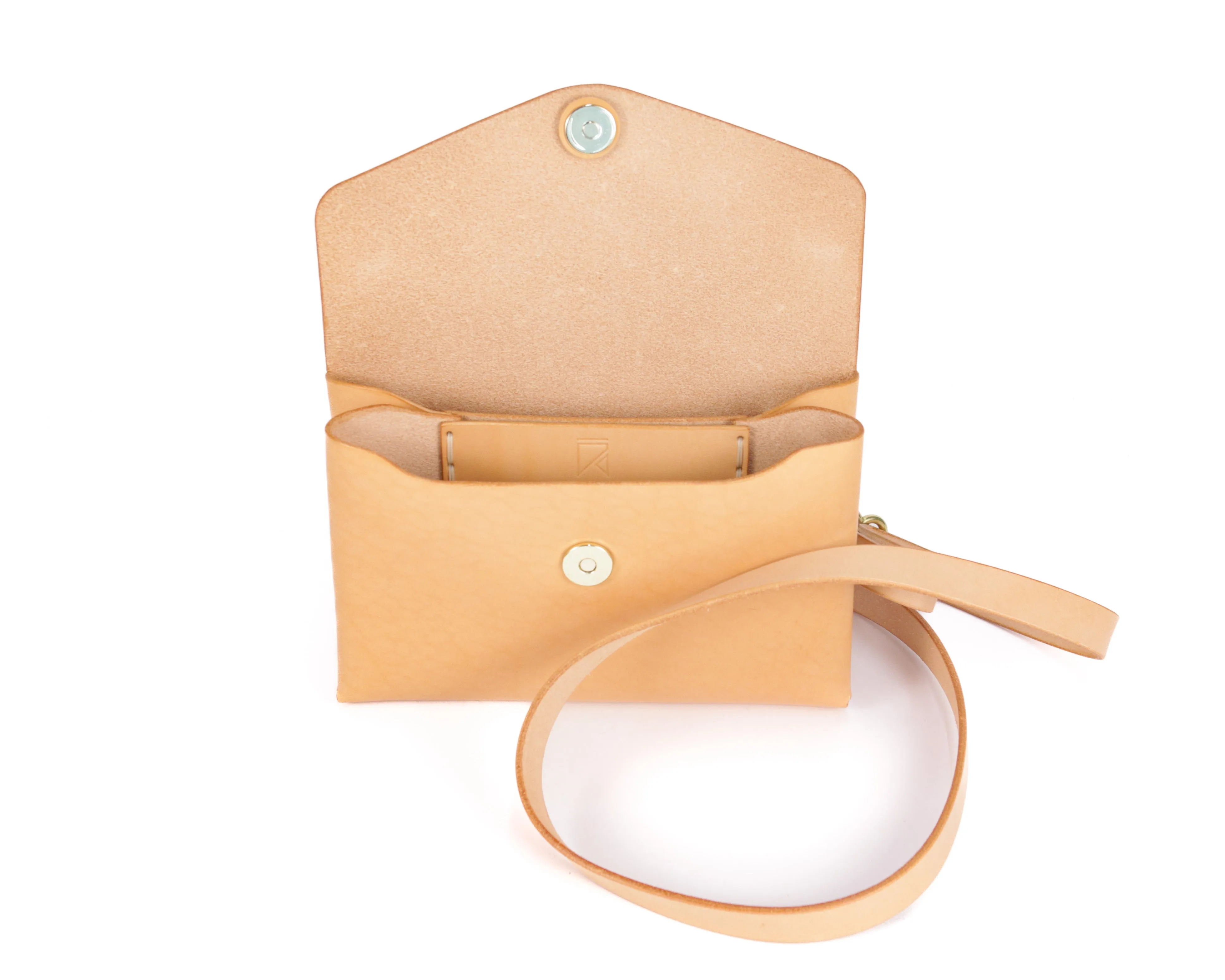 Redington Crossbody: Tan