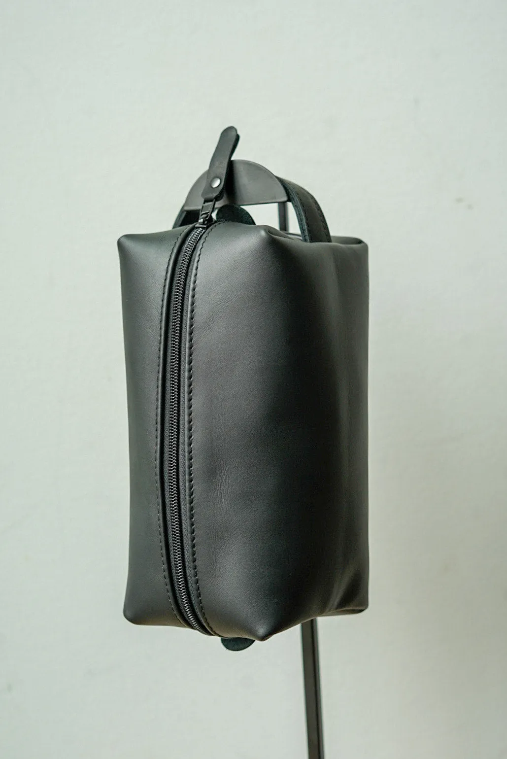 Toiletry Bag (Flat Black)