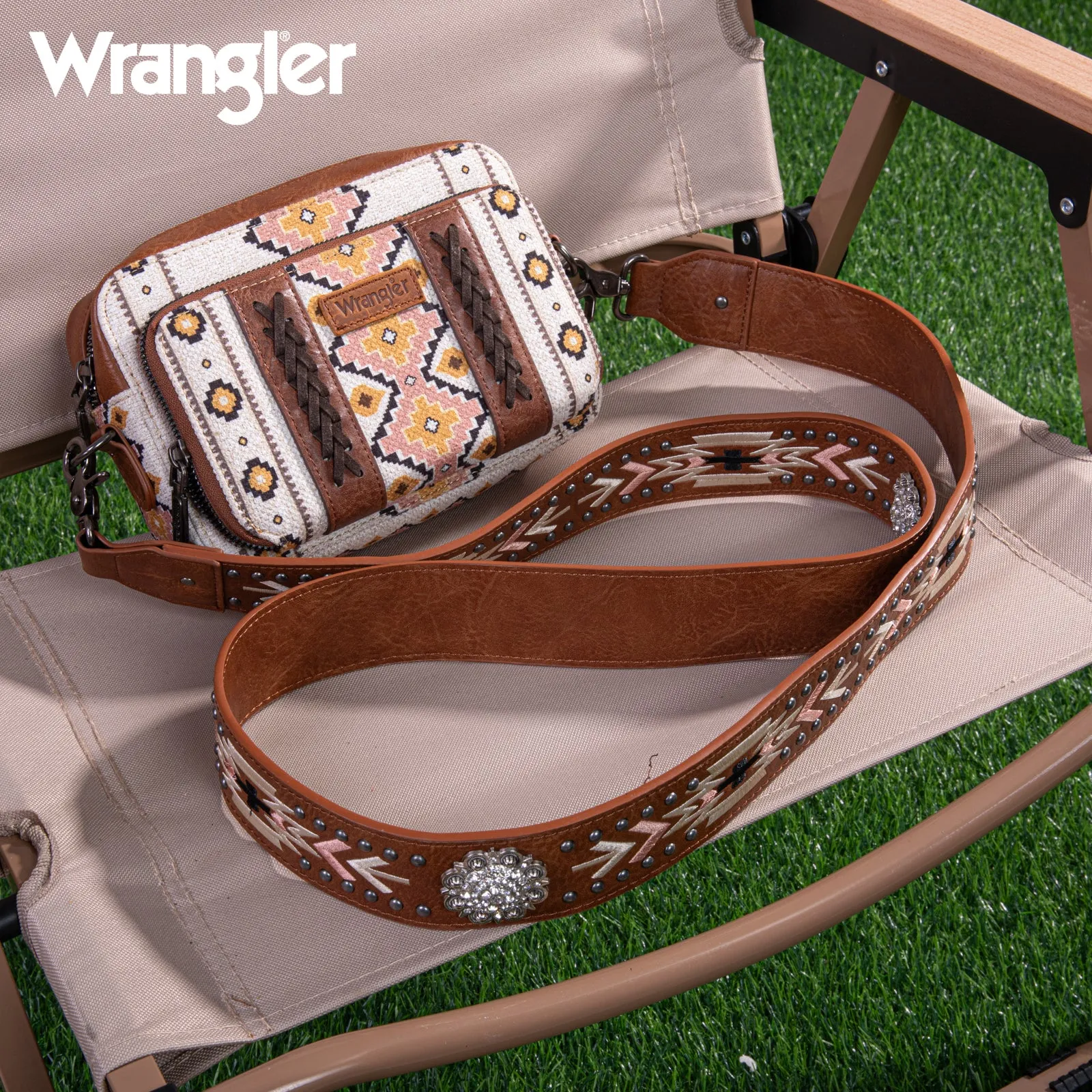 WG2207-3003  Wrangler Aztec Printed Crossbody Purse With Wallet Compartment - Coffee