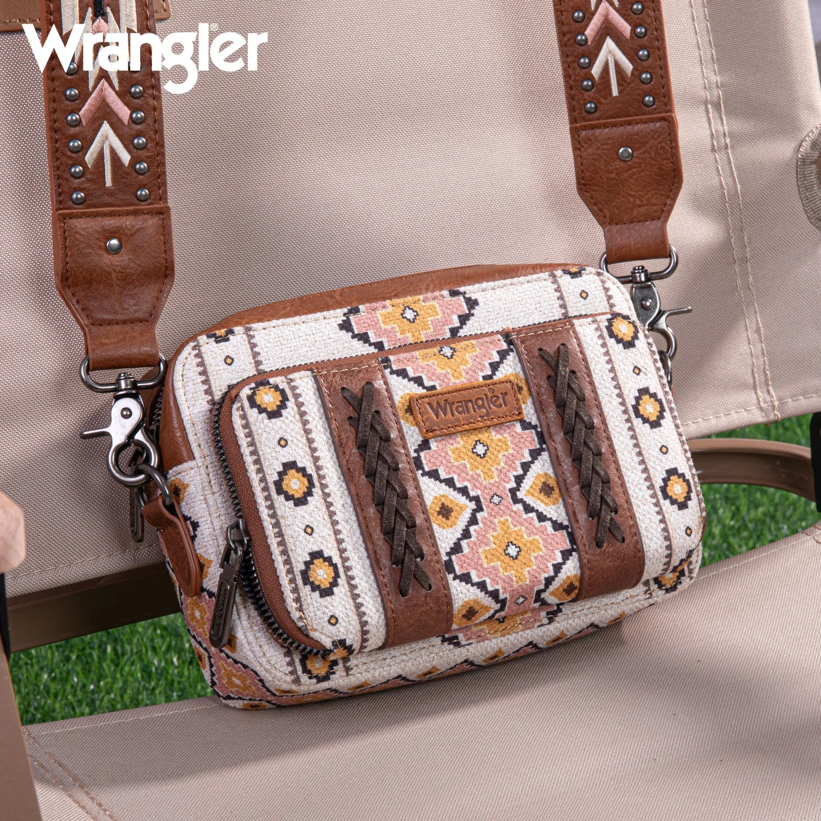 WG2207-3003  Wrangler Aztec Printed Crossbody Purse With Wallet Compartment - Coffee